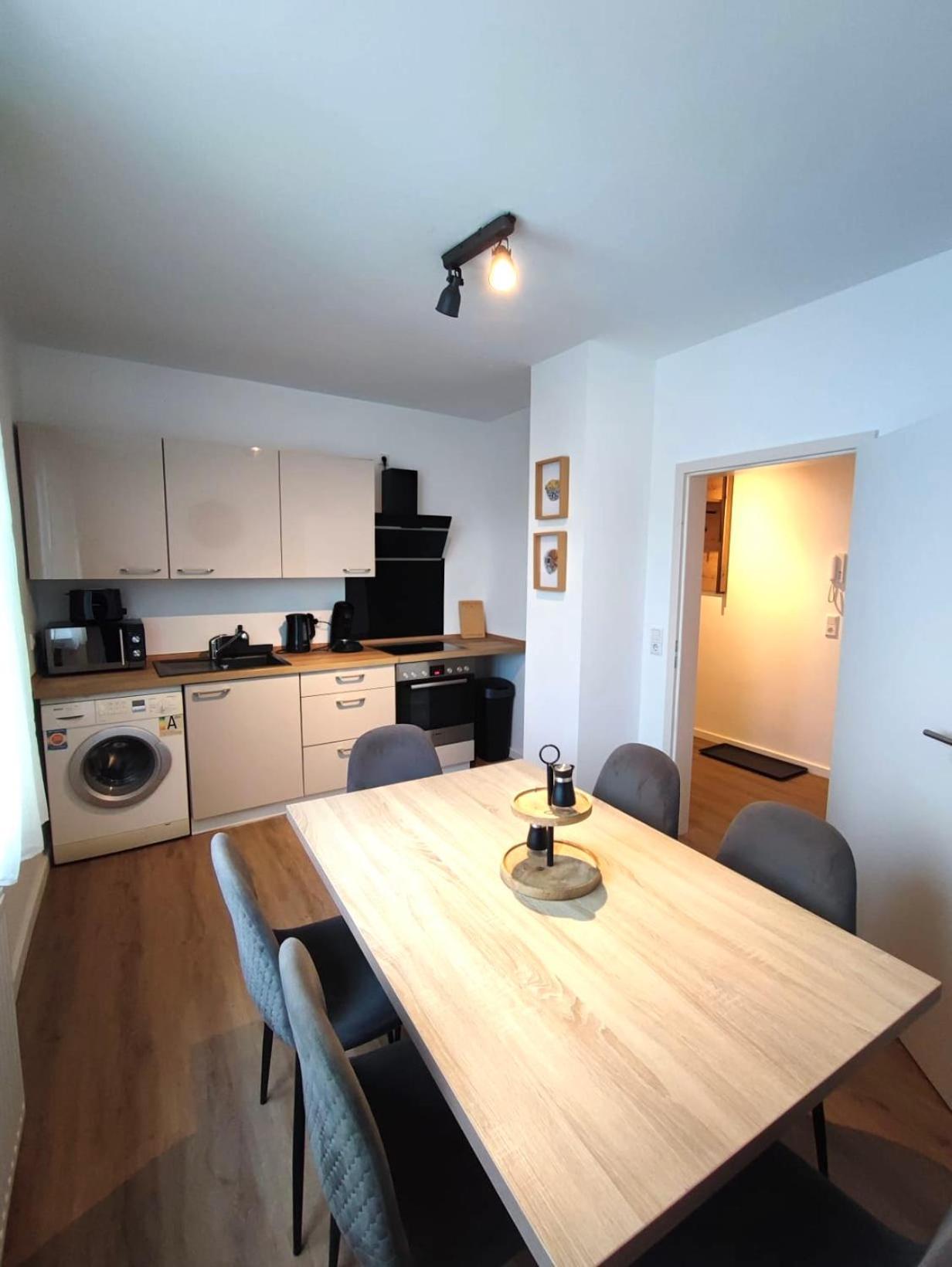 Rtr Essen - Fuer Bis Zu 8 Personen - Voll Ausgestattet - Zentral Limbecker Platz - Messe - Uniklinikum - Smart Tv - Modern Apartment Bagian luar foto