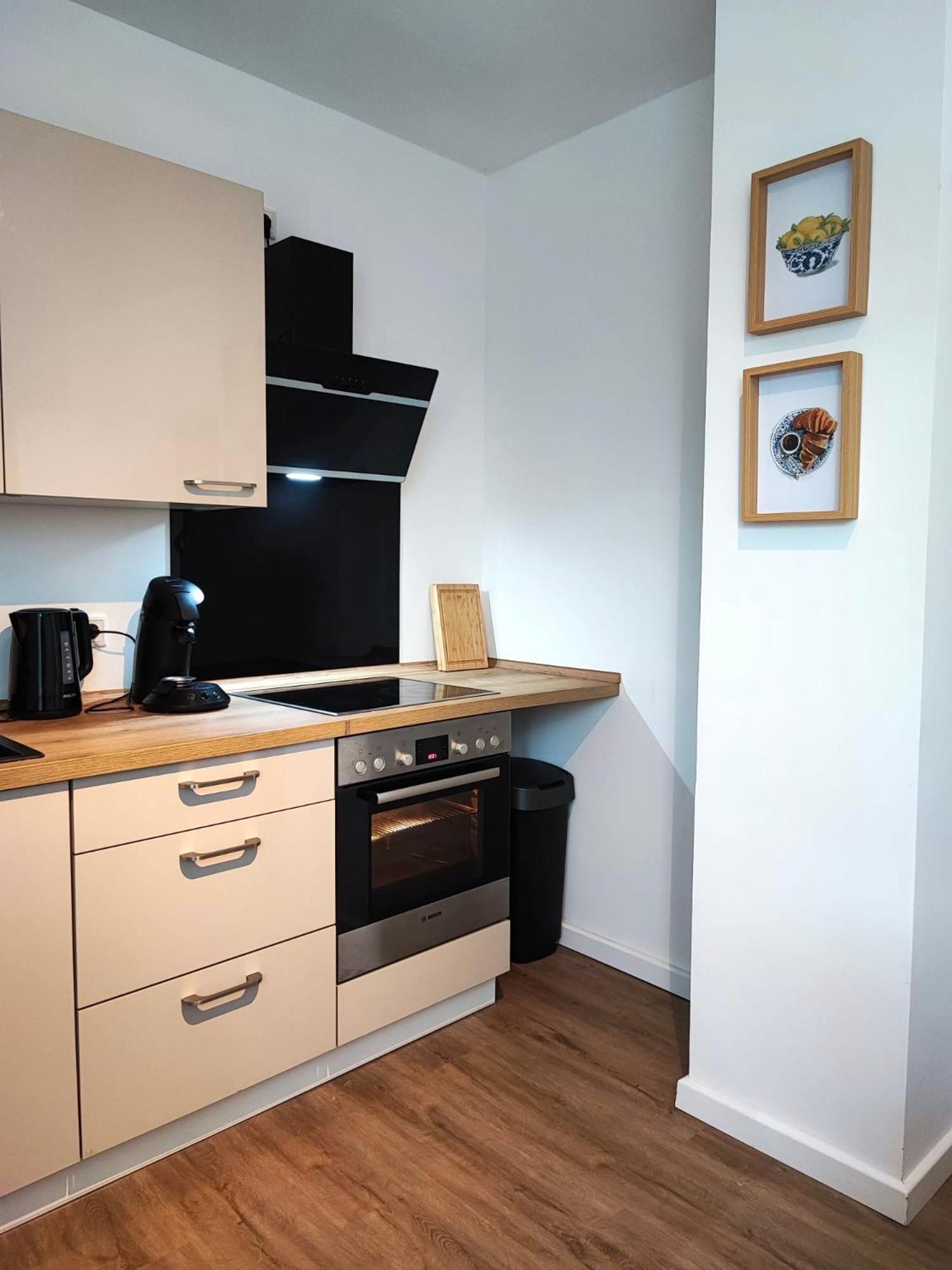 Rtr Essen - Fuer Bis Zu 8 Personen - Voll Ausgestattet - Zentral Limbecker Platz - Messe - Uniklinikum - Smart Tv - Modern Apartment Bagian luar foto