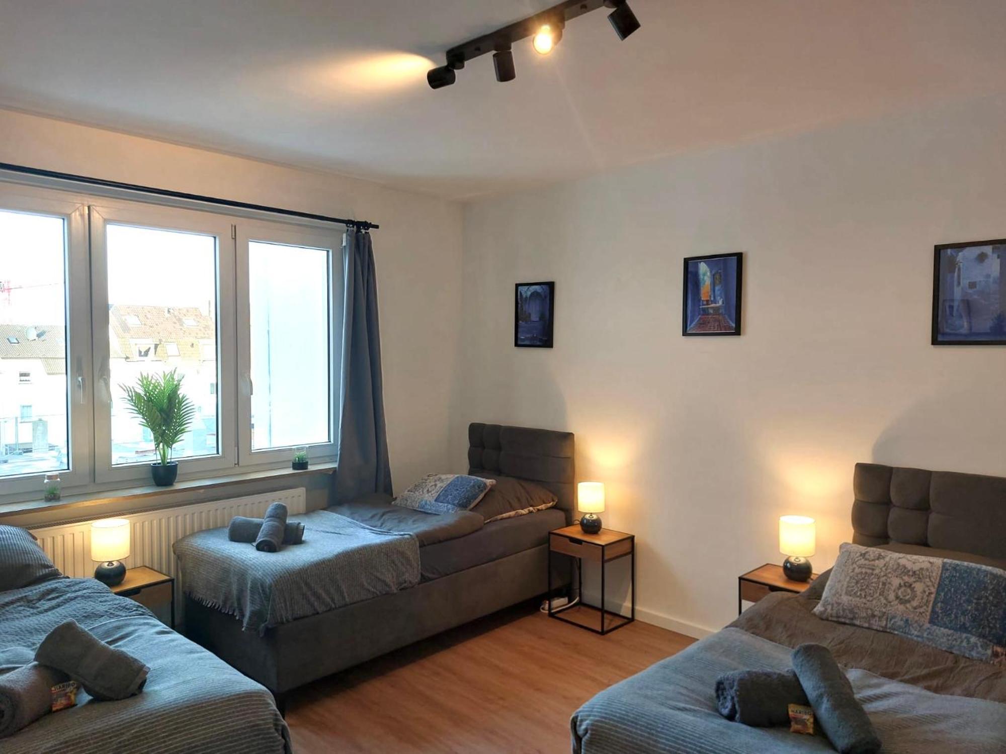 Rtr Essen - Fuer Bis Zu 8 Personen - Voll Ausgestattet - Zentral Limbecker Platz - Messe - Uniklinikum - Smart Tv - Modern Apartment Bagian luar foto